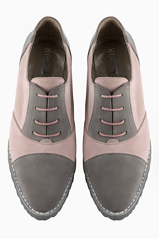 Pebble grey and powder pink women's casual lace-up shoes. Round toe. Flat rubber soles. Top view - Florence KOOIJMAN